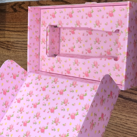 BOX Stanley x LoveShackFancy Flip Straw Tumbler 30 oz. - Picture 4 of 6